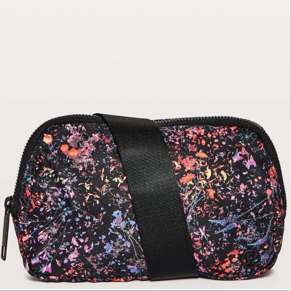 NWT Flowerescent Multi/Black LULULEMON EBB RARE 1L 2018 Everywhere Belt